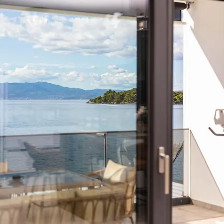 Cassiopeia - Seaside Retreat * Omišalj