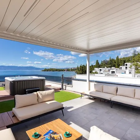 Cassiopeia - Seaside Retreat Apartamento Omišalj