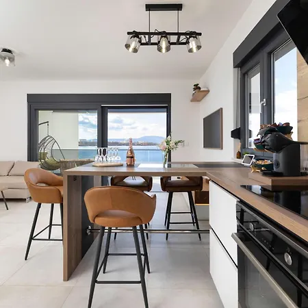 Apartament Cassiopeia - Seaside Retreat *