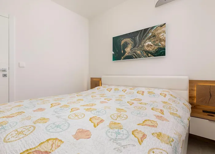 Cassiopeia - Seaside Retreat Apartment