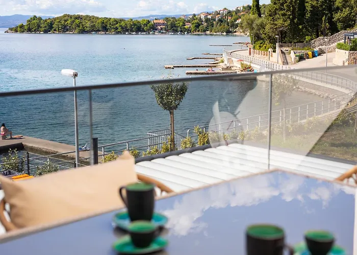 Cassiopeia - Seaside Retreat Apartment *