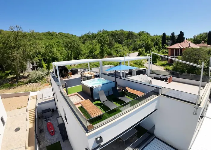 Cassiopeia - Seaside Retreat Apartment Omisalj